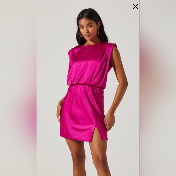 NWOT! ASTR The Label Women's Satin Strong Shoulder Midi Dress Size Medium - Picture 4 of 15